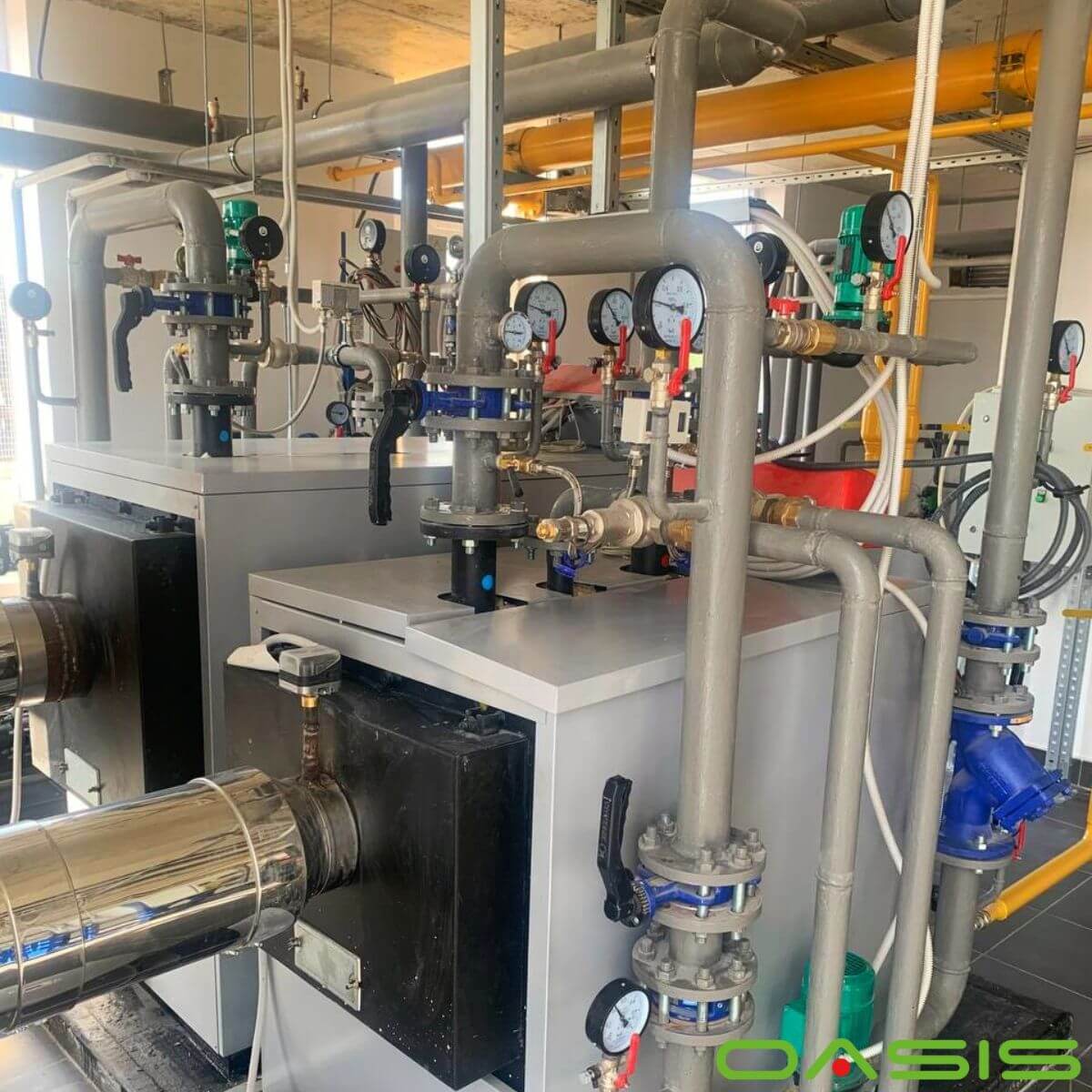 влаштування дахової котельні з газовими котлами Unical